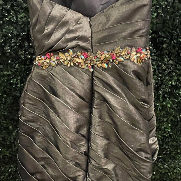 Claudine Chrome and Hot Pink Beaded Bow Prom dress, homecoming, dance - Picture 5 of 7